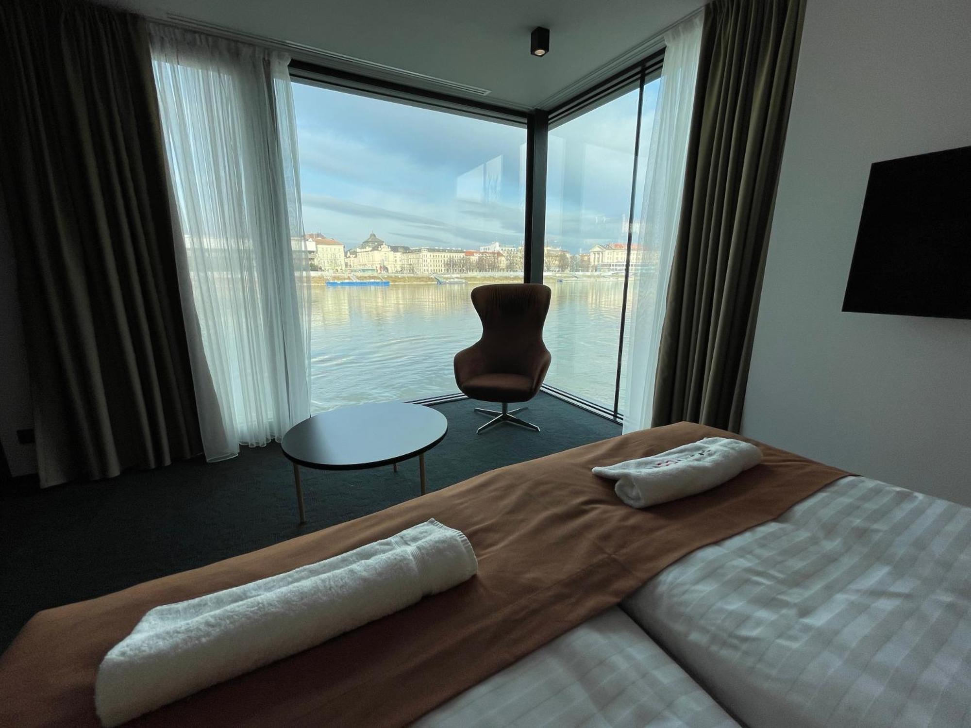 Ponton Rooms Bratislava Extérieur photo